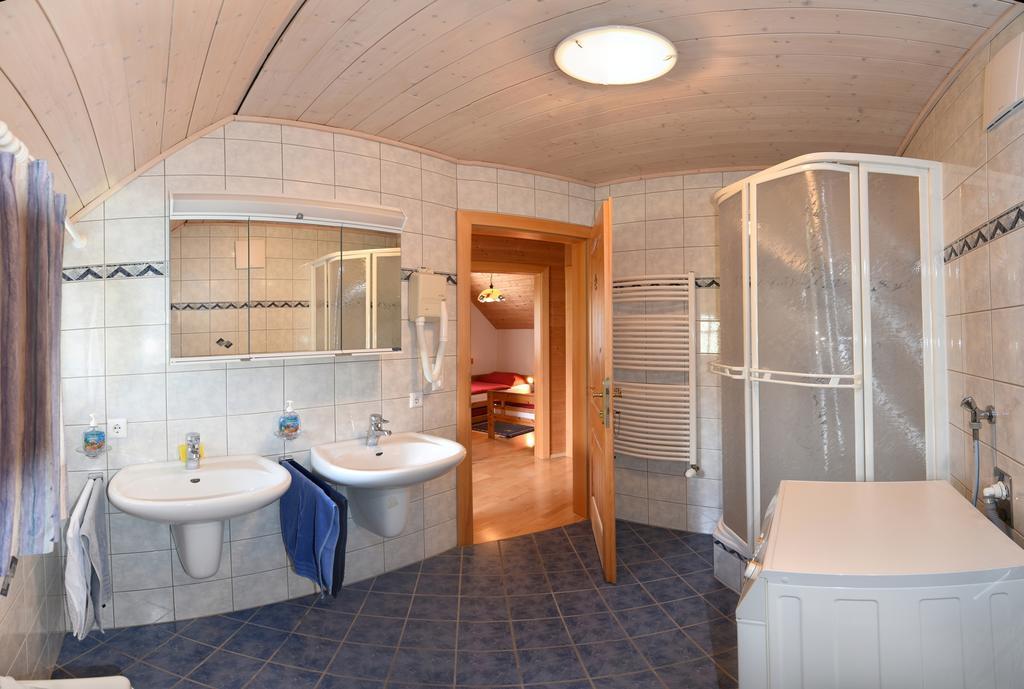 Appartementhaus Parzer プルークガーン エクステリア 写真